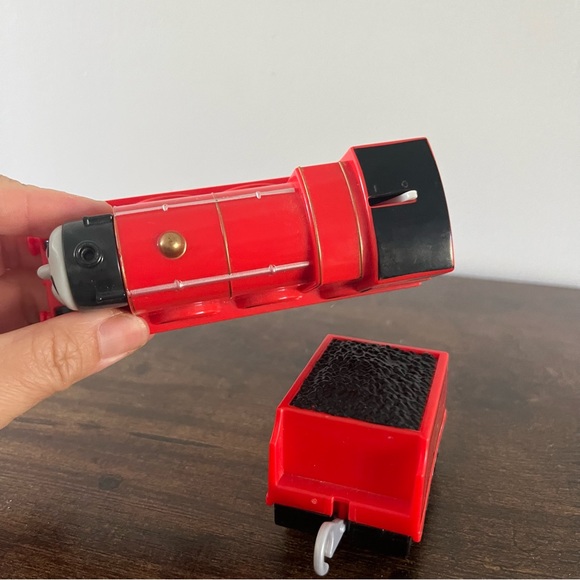 James Trackmaster Motorized Train from Thomas and Friends #5 Needs Batteries - Picture 6 of 6